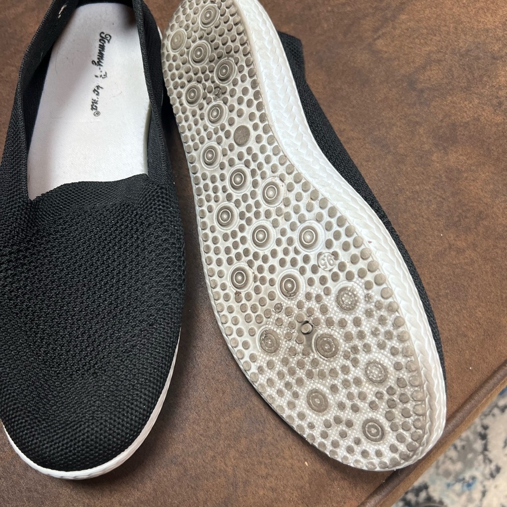 Tommy Bahama flats